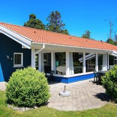 12 person holiday home in Væggerløse