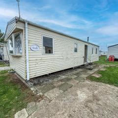 Lovely 8 Berth Caravan At St Osyth Beach Holiday Park Ref 28101G