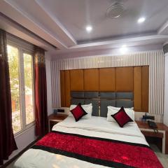Haveliya Homes- Just 1 minute from Railway Station and Connaught place