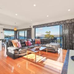 Waterfront Home - Gorgeous Views - 2 Bedroom