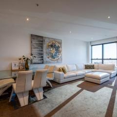 Prima Tower - Level 58 Apartment - High level, Infinity Pool, Views