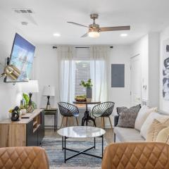 Modern 2BR Sleeps 6 Near UH & Midtown