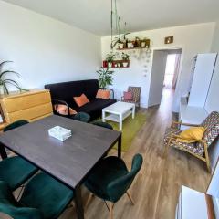 Quiet apartment in Rožnov p R Homestay