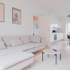 Beautiful and bright 4-bedroom apartment - 51