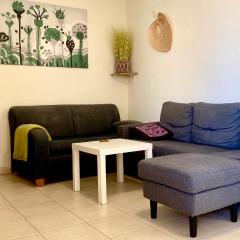 Negev Oasis - Steps from Soroka, Train, and BGU, WiFi & AC