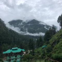 Daksh Guesthouse