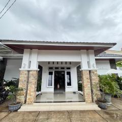 OYO 94692 Blower Residence Syariah