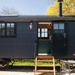 BaaNone Shepherds Hut