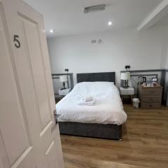 The Dublin Packet Number 5 Family Room