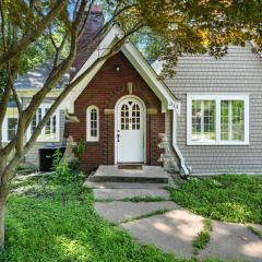 Charming Manville Heights Cottage Retreat home