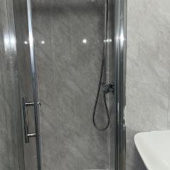 QueensBerry Hotel