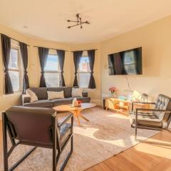 LUXE 4BDR2BA Near Boston- T-Station & Encore Casino