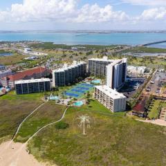 On the beach - Modern Luxury condo - Ocean and Pool Views