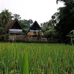 D'Bulan bungalows and kafe