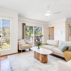 Parkside Villa on the Creek