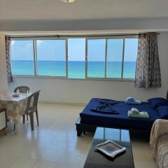 Studio with Stunning Sea View