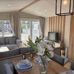 Seton Sanctuary A Coastal Retreat 30 minutes from Edinburgh for Families, Couples and 4 Legged Friends