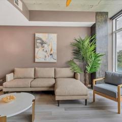 Spacious Apartment Masterfully Decorated