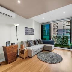 Heart of Melbourne CBD - 2 Bedroom 1 Bathroom Office Space