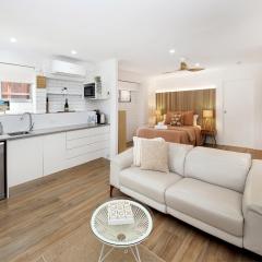 Comfortable & Convenient Coastal Studio