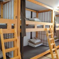 Sansan Yuzawa Backpackers