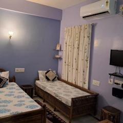 Balvantarai Hotel and Stay