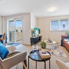Supersized 2 bed in Central Bentleigh