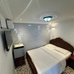 Luxury Villa AC Ensuite Room 9