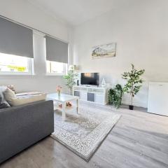Spacious 2BR Home by Portobello Beach