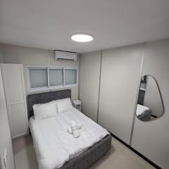 Ryo 42 Studio apartment 5 minutes from the beach