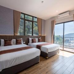 Cat Ba Viet Hoa Hotel & Residence - Pool & Bar