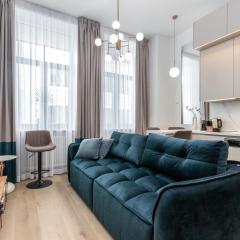 NEW! Premium lifestyle, Private Locked Parking, 5 min to the Old Town