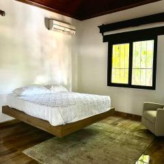 Cozy private room near airport