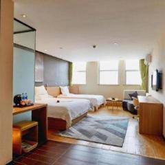IU Hotel Zhengzhou Erqi Wanda Plaza Daxue Road Branch