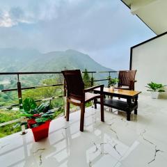 Hotel The SSB - Property of the Year ! Luxury Balcony Rooms ! Mountain View ! Rooftop Cafe ! Big Parking !