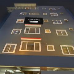 Super Townhouse HAL Indiranagar Extension