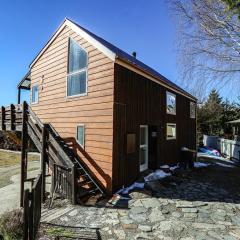Lake Escape-stunning views and close to town
