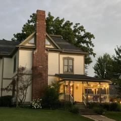 Temple View Inn with Music Studio