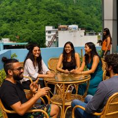 The Blue Jay Hostel - Dorms & Rooms