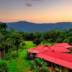 Ahana Hillside - Scenic Stay Near Cairns