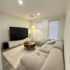 12 Beautiful Brabham Big Backyard 4br Parking