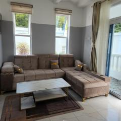 Canna Lily 5 min walk from bofa road, baobab resort
