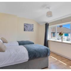 Spacious 3BR House in Enfield North London with Garden