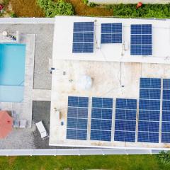 Home for 9 with Pool and Solar Panels in Vieques!