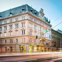 布达佩斯中心宜必思尚品酒店