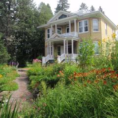 Auberge Taylor Manor