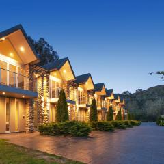 Centenary Peaks Riverview Townhouses Bright
