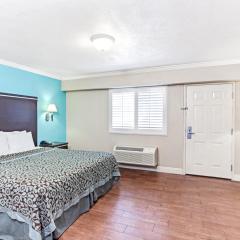 Cabana Inn & Suites