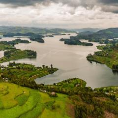 Lake Bunyonyi Rock Resort