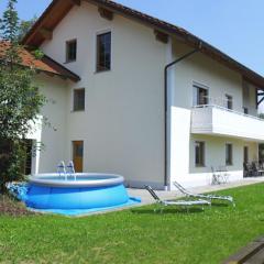 Holiday flat with swimming pool in Prackenbach